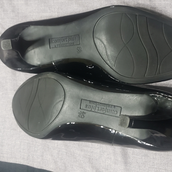Ladies shoes, black, patent leather 8 1/2
